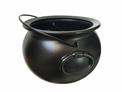 Black cauldron with handle